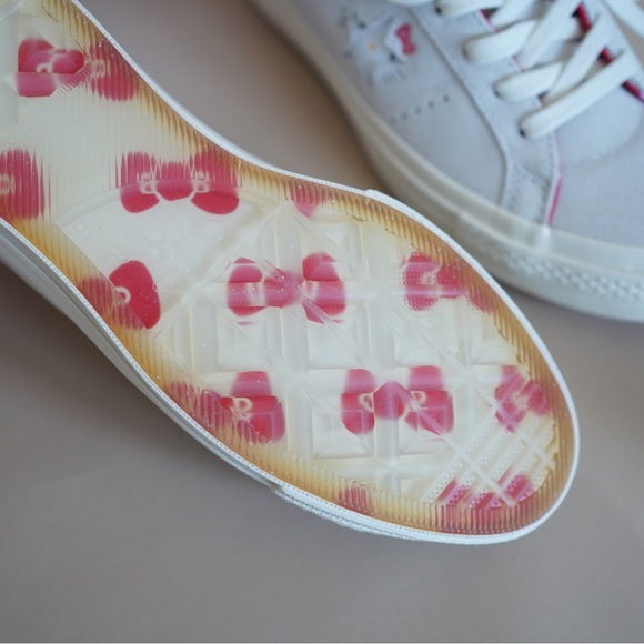 NEW! CONVERSE Hello Kitty x One Star Suede Low Top 'White' size 7 - Picture 4 of 7
